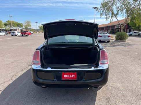 Used 2014 Chrysler 300 image 12