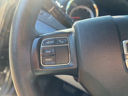 Used 2019 Dodge Grand Caravan SE w/ UConnect Hands-Free Group image 23