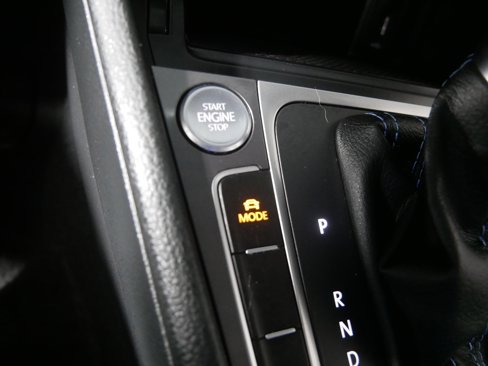 Used 2016 Volkswagen e-Golf SE w/ DC Fast Charging Package image 30