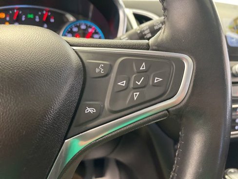Used 2018 Chevrolet Equinox LT w/ Sun & Infotainment Package image 18