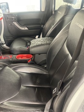 Used 2017 Jeep Wrangler Unlimited Rubicon w/ Connectivity Group image 19