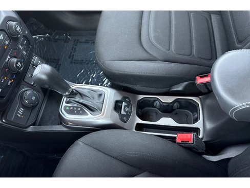Used 2022 Jeep Renegade Latitude image 31