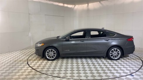 Used 2019 Ford Fusion SE image 5