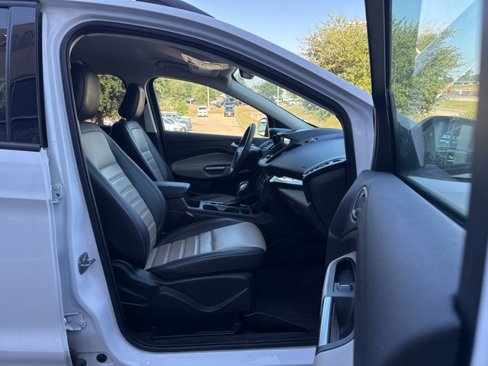 Used 2019 Ford Escape SEL image 11