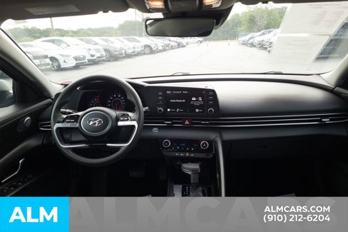 Used 2023 Hyundai Elantra SEL image 20