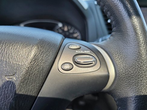 Used 2017 Nissan Pathfinder SL image 27