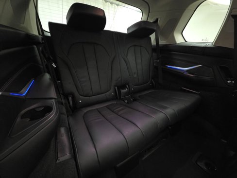 Used 2021 BMW X7 xDrive40i w/ Premium Package image 28
