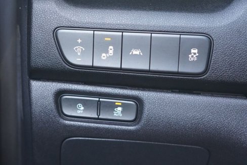 Used 2020 Kia Niro EX image 18