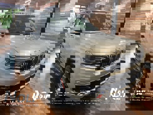 Used 2022 Jeep Wagoneer Series I image 1