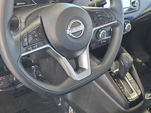 Used 2024 Nissan Versa SV image 11