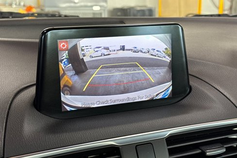 Used 2018 MAZDA MAZDA3 Grand Touring w/ Premium Equipment Package image 26