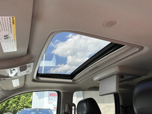 Used 2012 GMC Yukon XL SLT w/ SLT-2 Equipment Package image 7