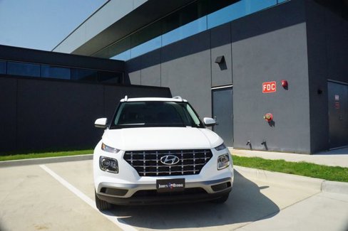 New 2025 Hyundai Venue SEL image 2