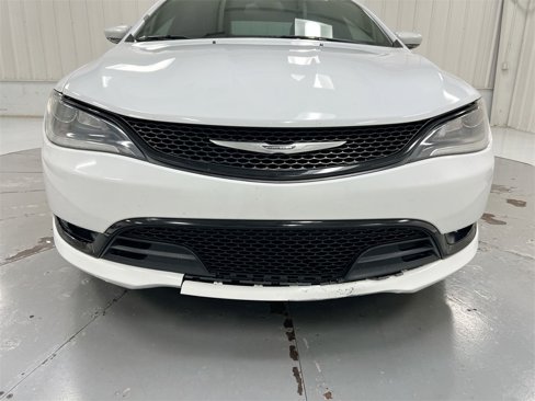Used 2016 Chrysler 200 S image 28