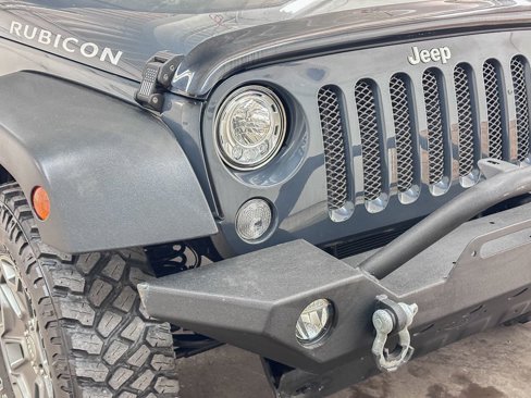 Used 2017 Jeep Wrangler Unlimited Rubicon w/ Connectivity Group image 14