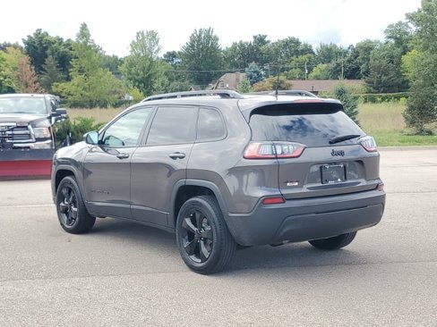 Used 2021 Jeep Cherokee Latitude Plus image 34