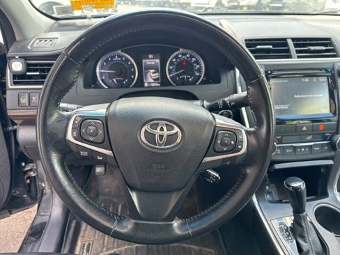 Used 2015 Toyota Camry image 11