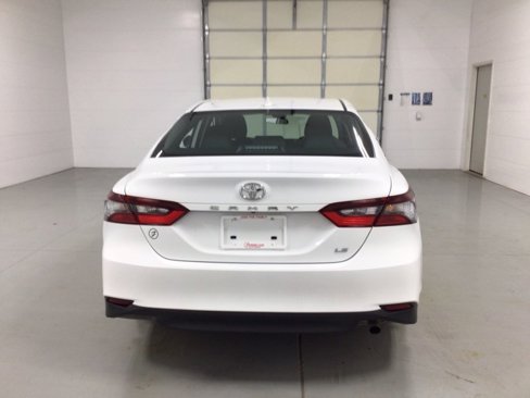 Used 2023 Toyota Camry LE image 5