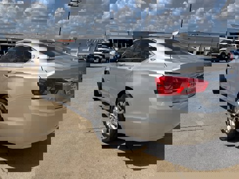 Used 2016 Chevrolet Impala LT image 7