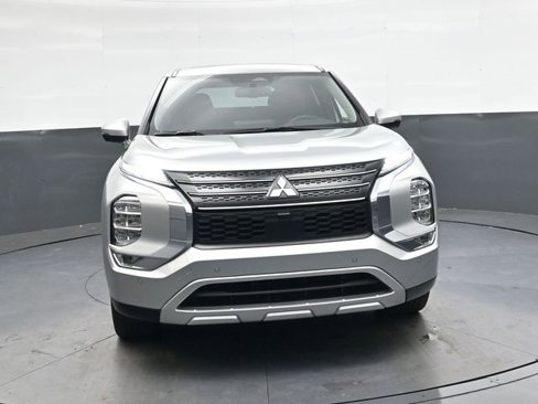 Used 2024 Mitsubishi Outlander SE image 9