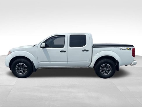 Used 2018 Nissan Frontier PRO-4X image 11
