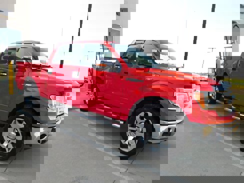 Used 2014 Ford F150 XLT w/ XLT Chrome Package image 2