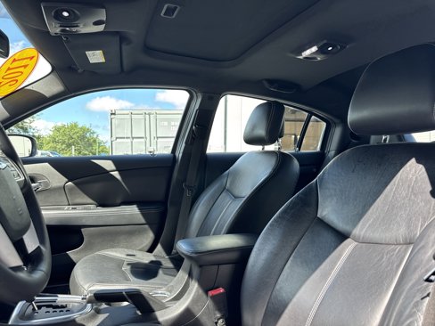 Used 2011 Chrysler 200 Limited image 25