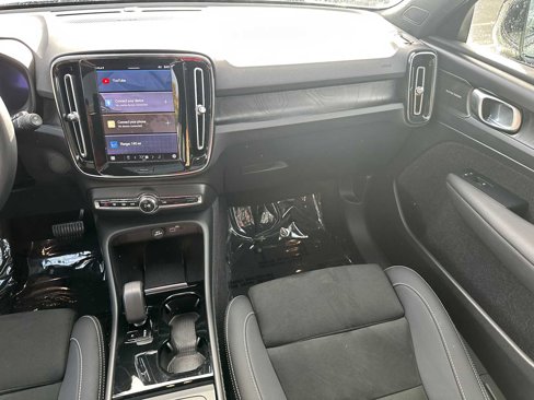 Certified 2023 Volvo XC40 Recharge Ultimate w/ Protection Package Premier image 26