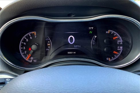 Used 2019 Jeep Grand Cherokee Altitude image 18
