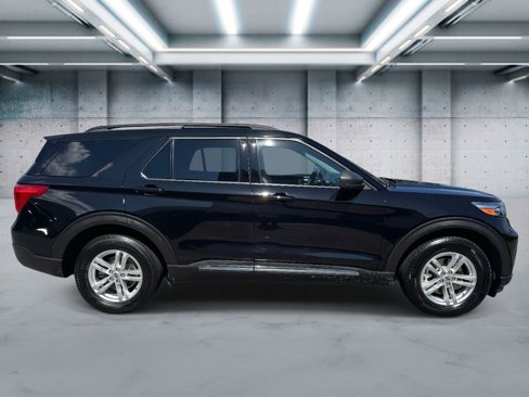 Used 2020 Ford Explorer XLT w/ Comfort Package image 3