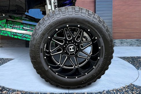 Used 2016 Ford F250 Platinum w/ FX4 Off-Road Package image 7