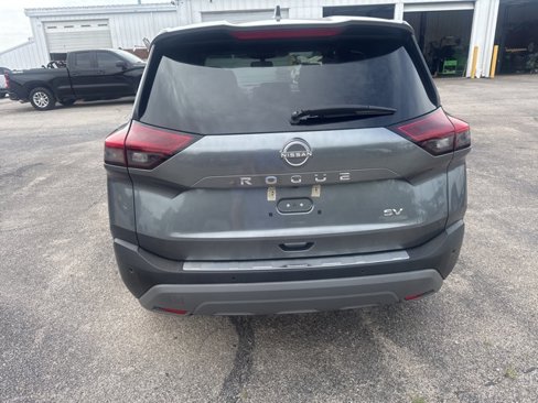 Used 2023 Nissan Rogue SV image 5