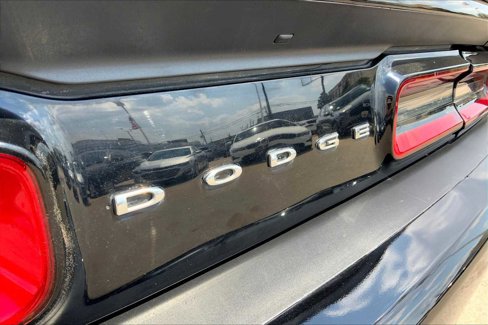 Used 2019 Dodge Challenger SXT image 9