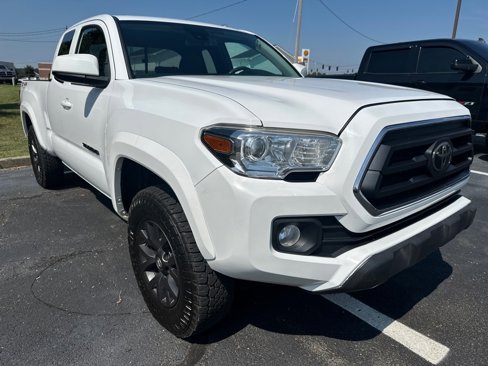 Used 2020 Toyota Tacoma SR5 image 1