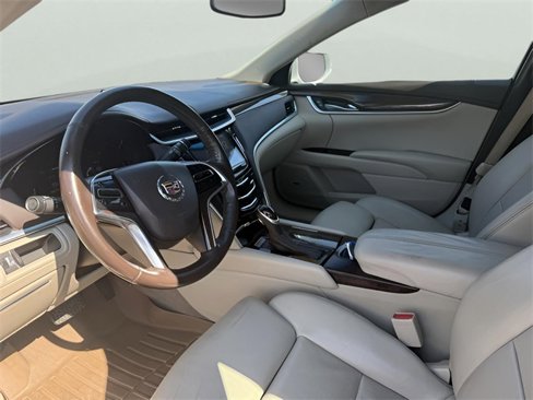 Used 2013 Cadillac XTS Luxury image 12