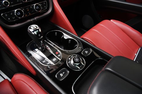 Used 2021 Bentley Bentayga image 17