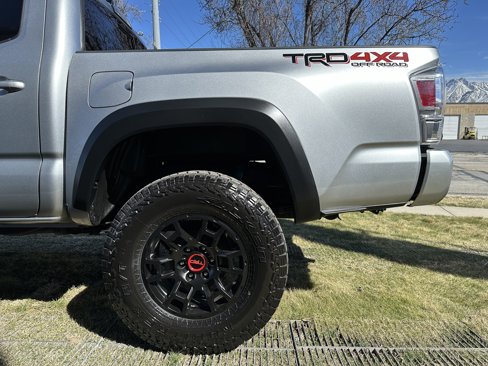 Used 2022 Toyota Tacoma TRD Off-Road image 9