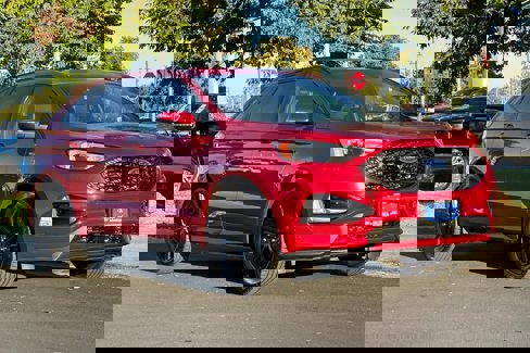 Certified 2020 Ford Edge ST-Line w/ Class II Trailer Tow Package image 9