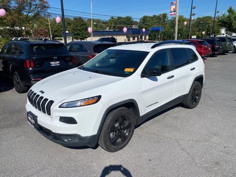 Used 2017 Jeep Cherokee Altitude image 2