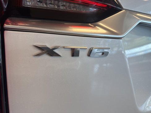 Used 2025 Cadillac XT6 Luxury image 15