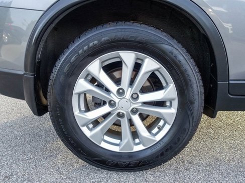 Used 2016 Nissan Rogue SV w/ SV Premium Package image 18
