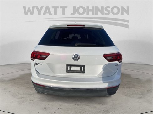 Used 2018 Volkswagen Tiguan SEL image 8