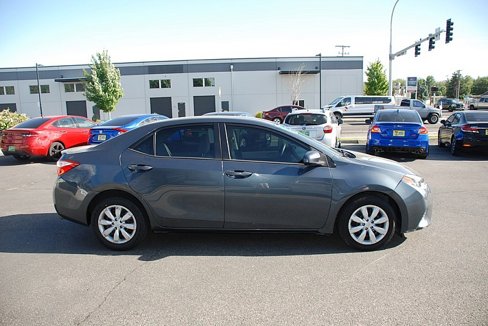Used 2015 Toyota Corolla LE image 6