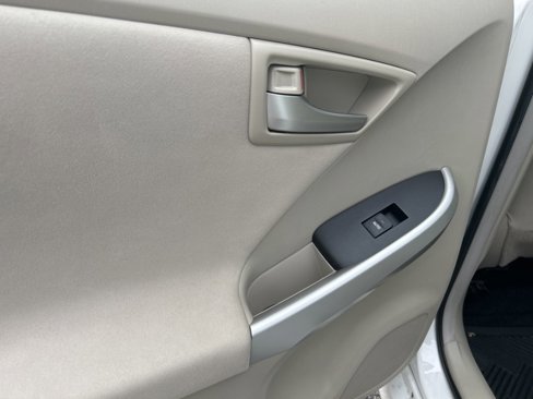 Used 2014 Toyota Prius Four image 11
