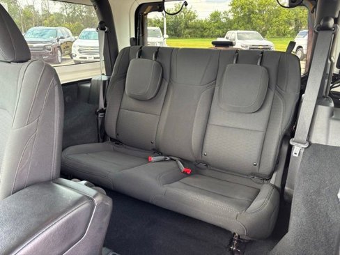 Used 2020 Jeep Wrangler Sport image 17
