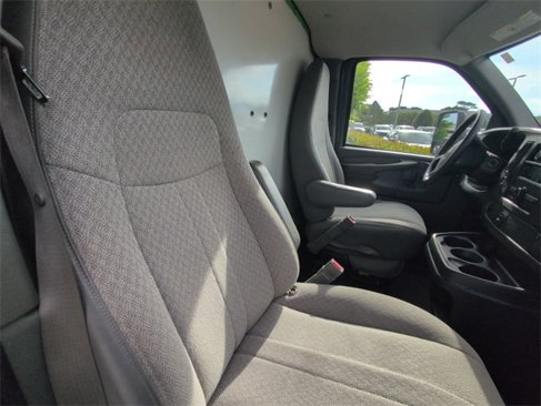 Used 2015 Chevrolet Express 3500 Extended image 10