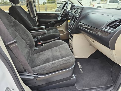 Used 2016 Dodge Grand Caravan SE w/ Quick Order Package 29E SE image 12