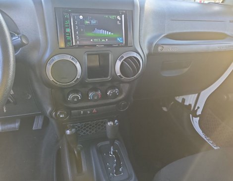 Used 2015 Jeep Wrangler Sport image 11