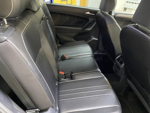 Used 2024 Volkswagen Tiguan SE image 26