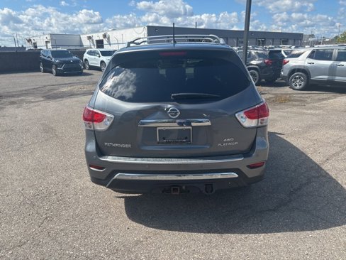 Used 2016 Nissan Pathfinder Platinum w/ Family Entertainment Package image 4